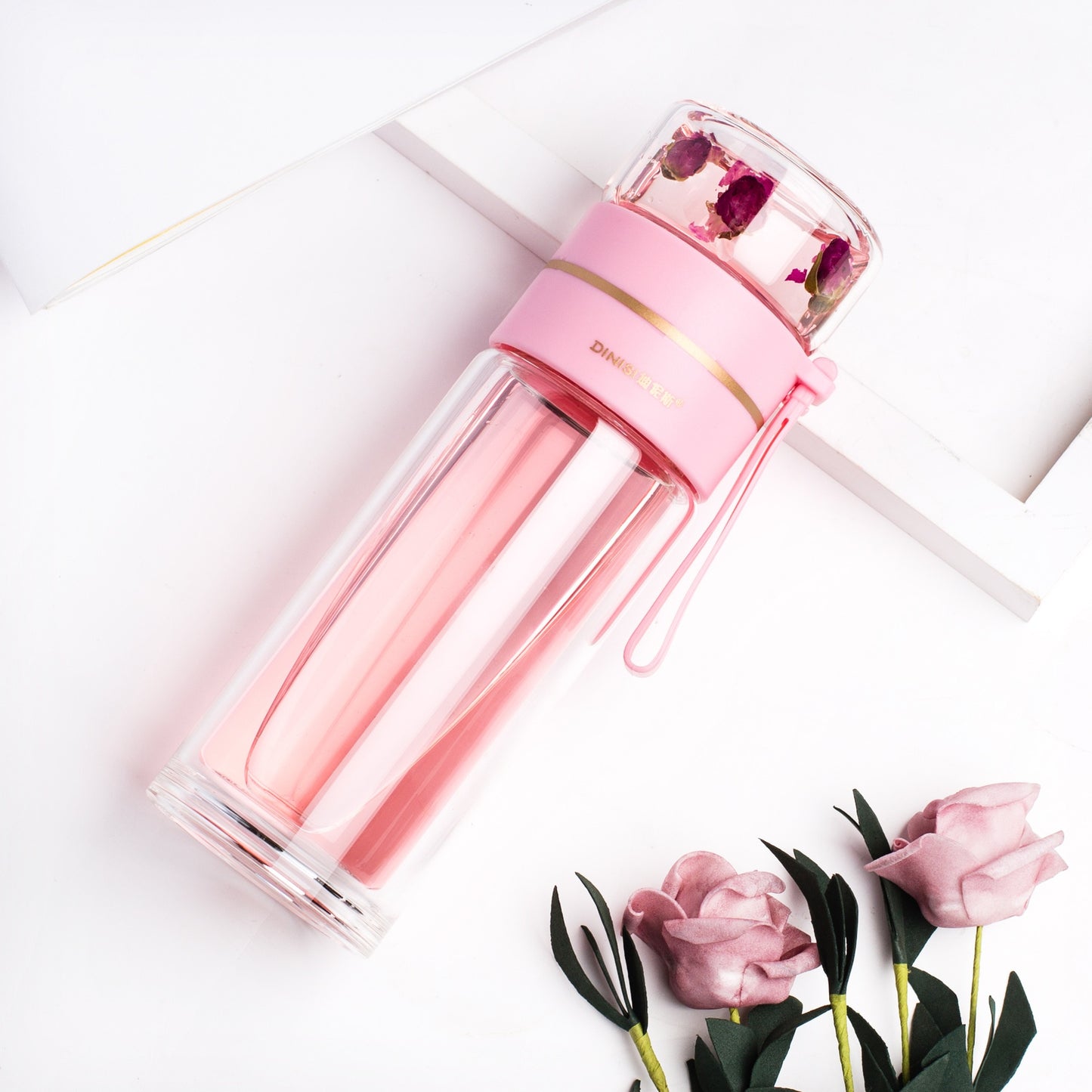 Phantom Pour glass portable bottle with tea or herbal infusion
